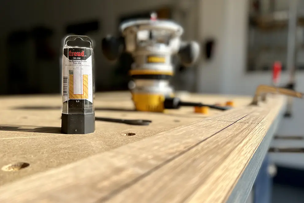 Bottom bearing flush trim bit