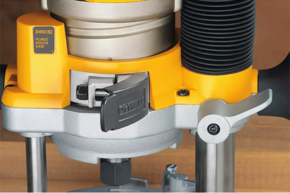 DW616PK 1-3/4 HP Fixed Base / Plunge Router Combo Kit